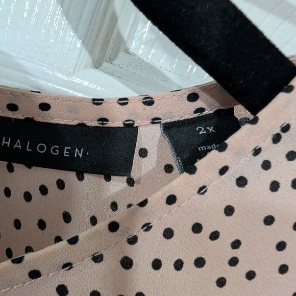Halogen Pink and Black Polka Dot Short Sleeve Blouse in Size 2X - Picture 2 of 8